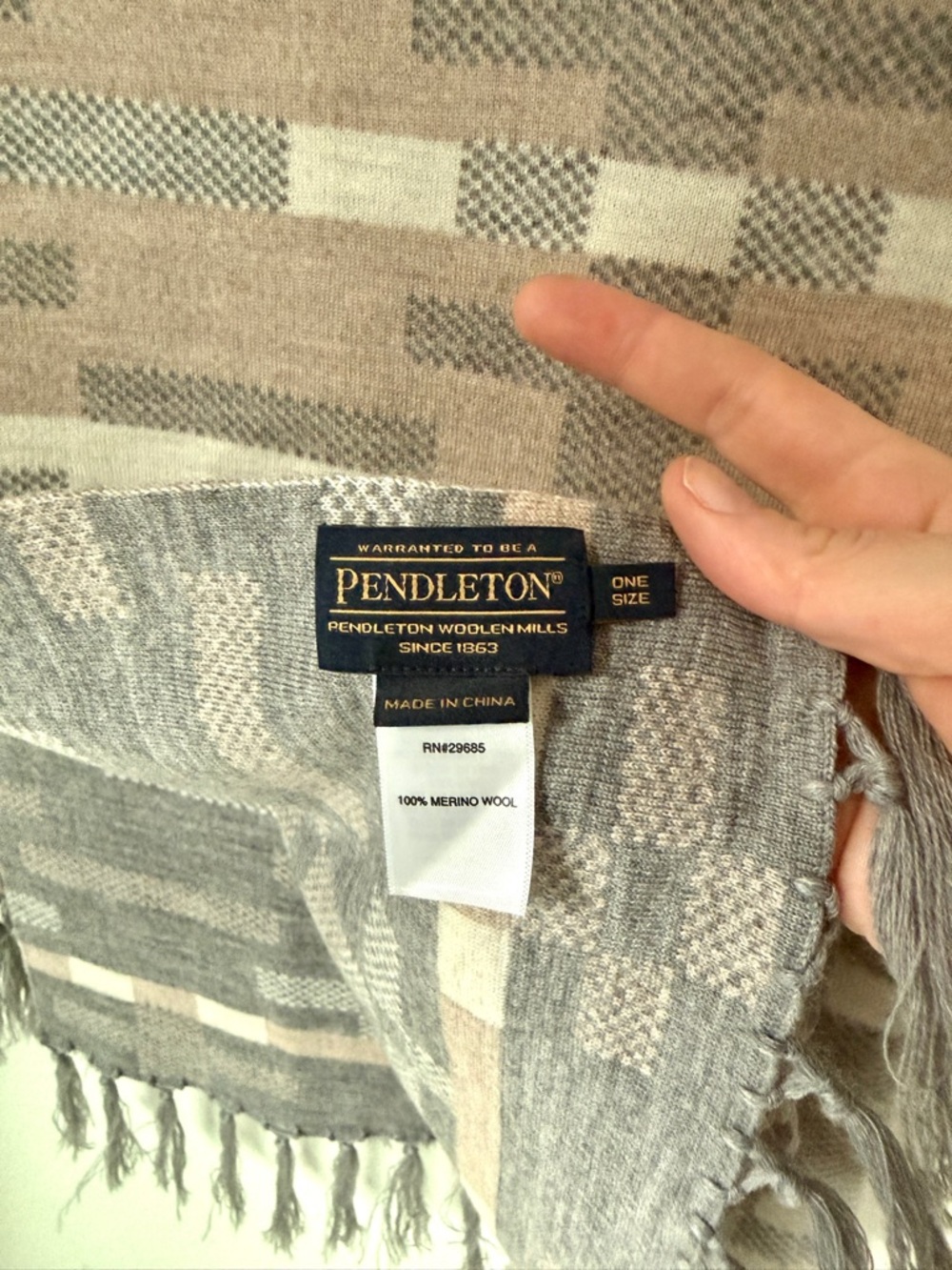 Pendleton Geometric Wool Scarf -Blush and Gray - 30”x60” -Like New - Picture 2 of 2